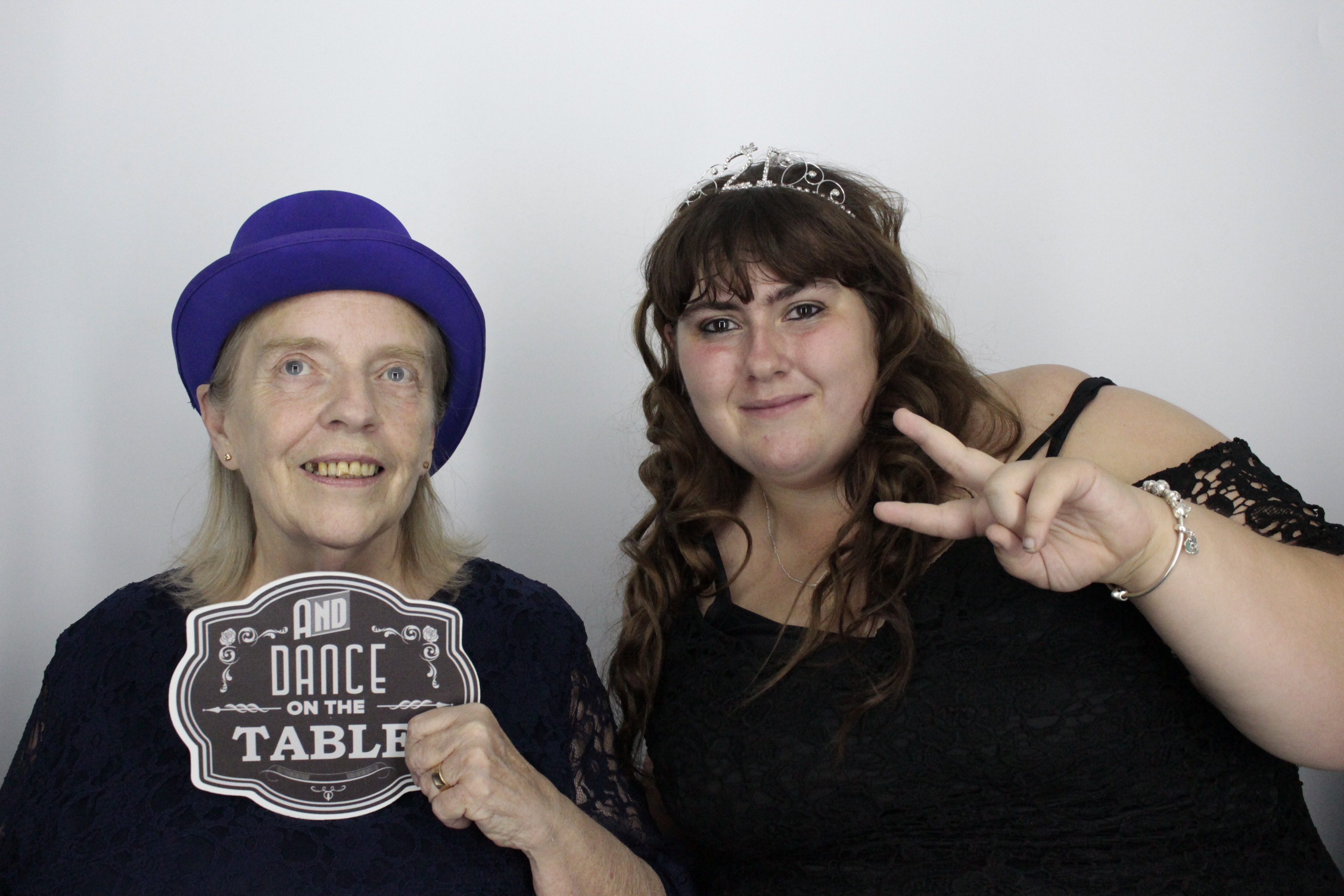 Ellesse's 21st Birthday | View more photos from the event at gallery.myphotoboothexperience.co.uk/u/MyPhotoBoothExperienceLtd/Ellesses-21st-Birthday